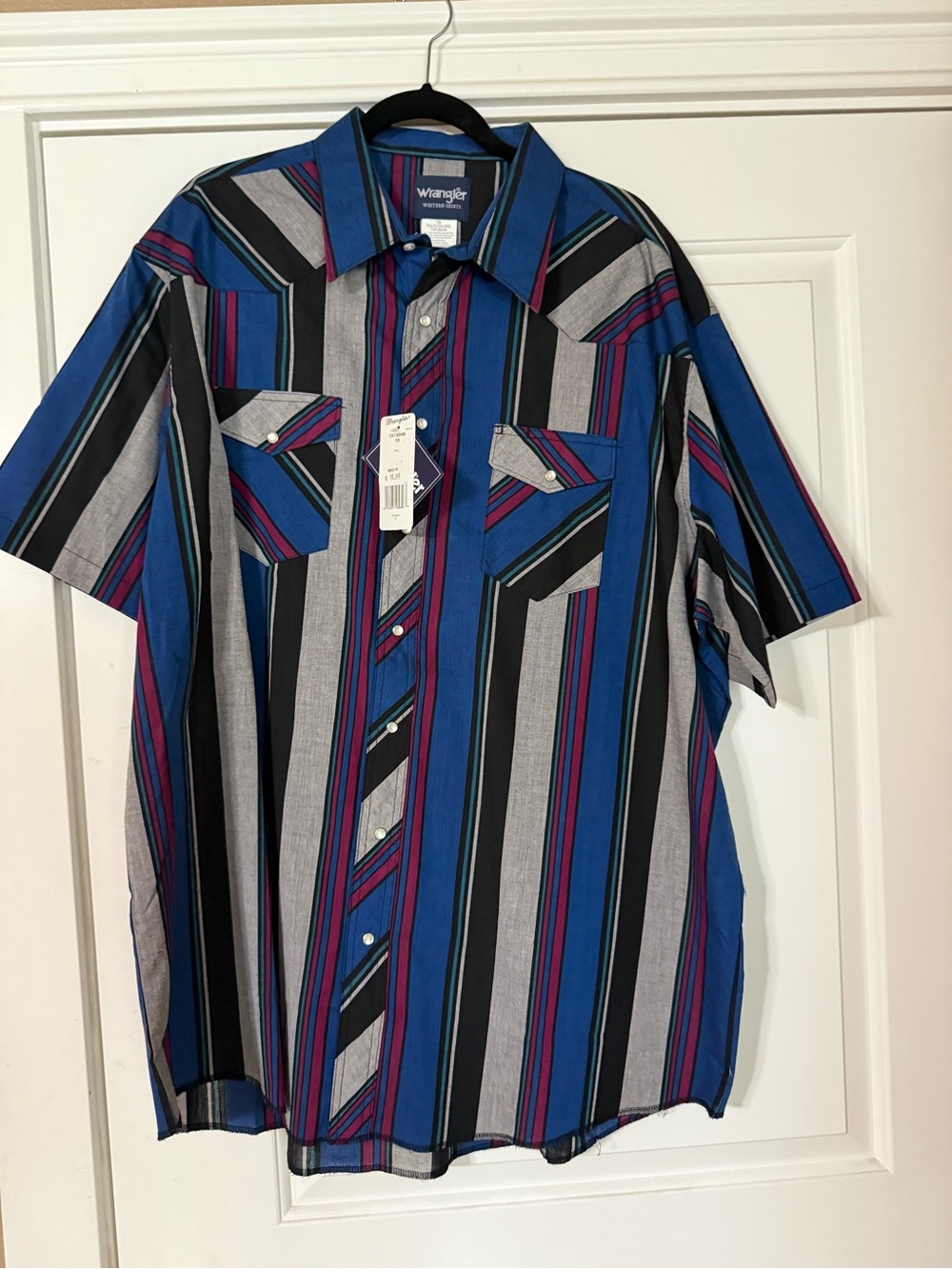 Wrangler Men’s Short Sleeve Blue Striped Button-Up Shirt